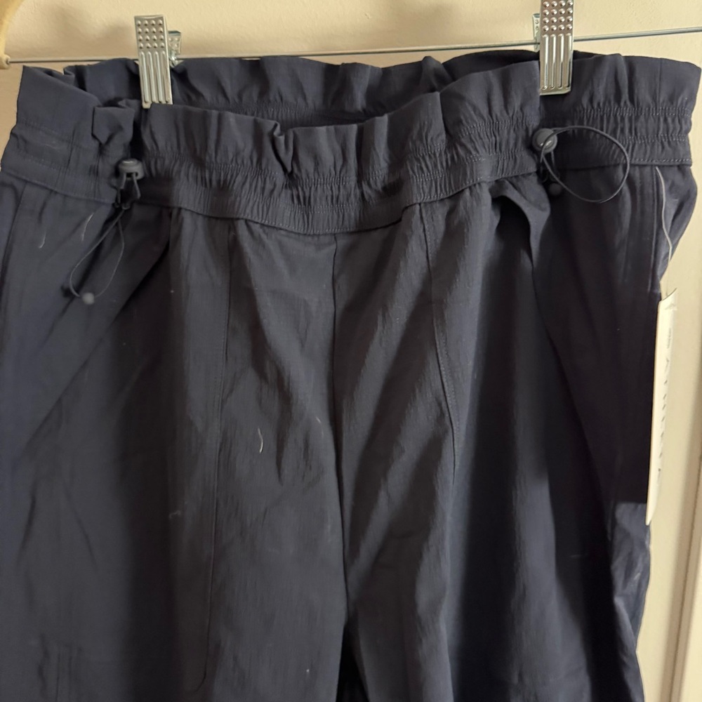 ATHLETA Trekkie High Rise Parachute Pant - Navy NWT / Large Tall LT - Picture 7 of 9